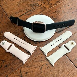 Apple Watch Series 5 + accessories